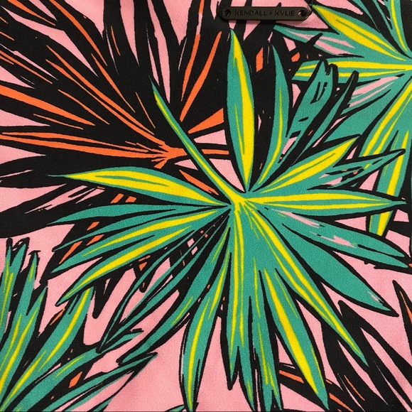 Kendall + Kylie palm print Bardot bikini top and pant, NWOT, Size 12/10 🌊 - Picture 7 of 12